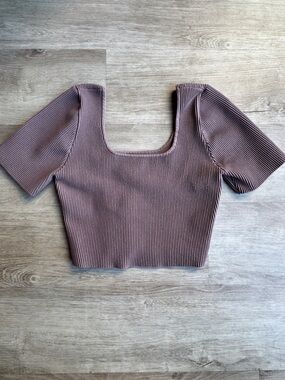 Aritzia Babaton Sculpt square neck ribbed cropped top Women’s sz L